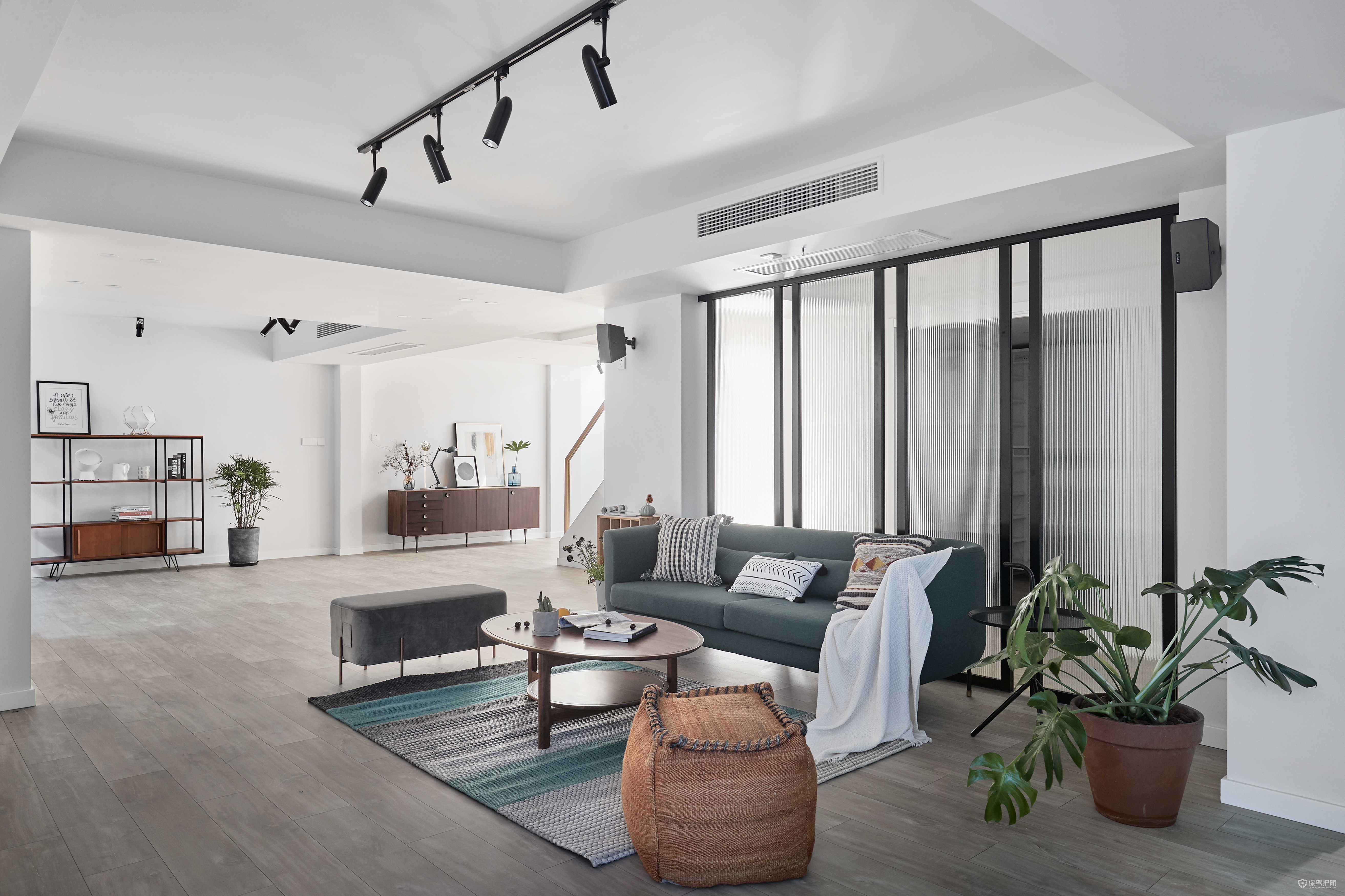 家庭用中央空调好还是一般空调好,装了中央空调还要装空调吗