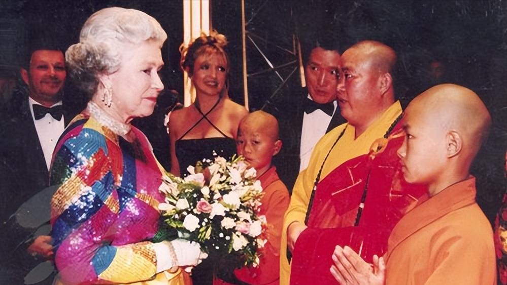 少林寺方丈释永信的袈裟有多值钱,释永信一身袈裟和佛珠多少钱