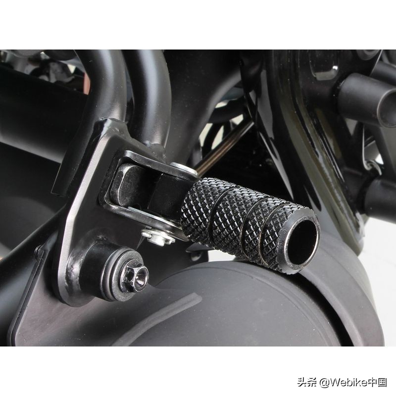 一个品牌就可以将CM300改到花里胡哨