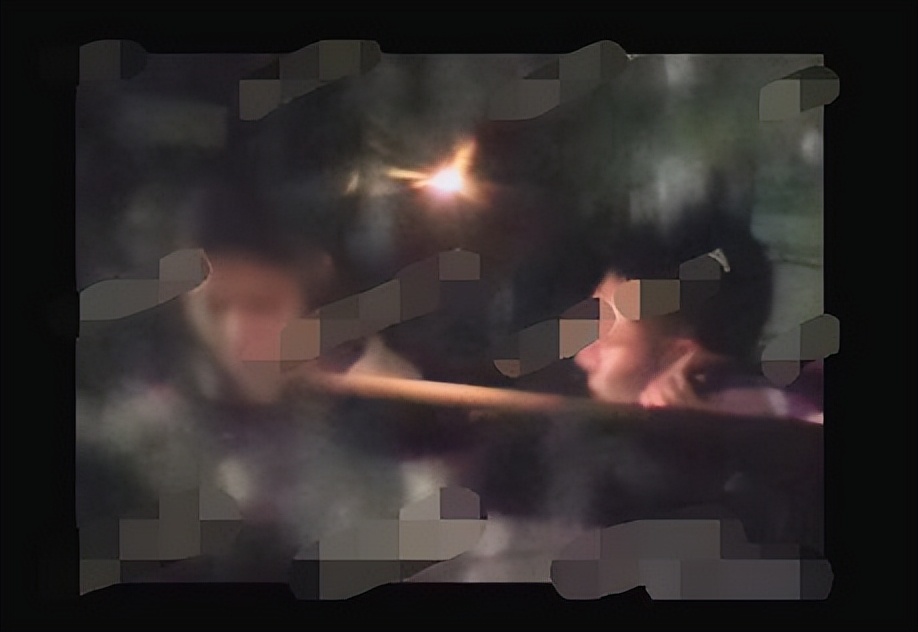 张嘉倪老公被曝出轨，深夜搂妙龄女子回酒店，张嘉倪已删庆生合照