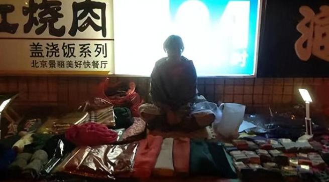 断舍离女孩火上央视抖音号,断舍离的女生抖音