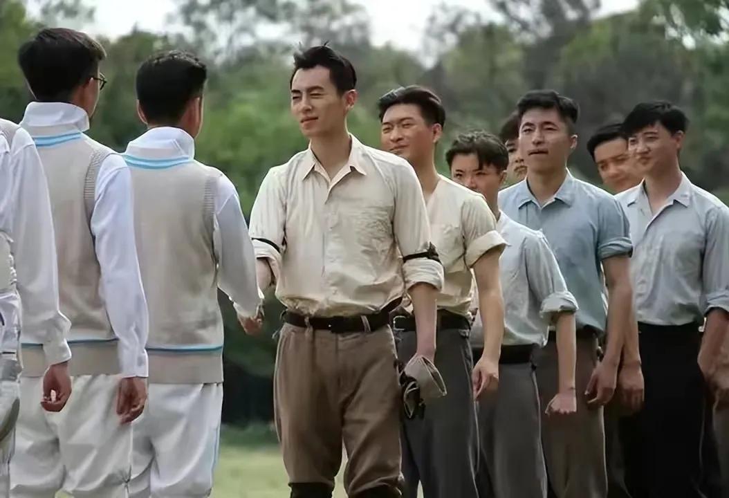 民国第一帅“周恩来”别硬演，有人尴尬凑数，有人爷青回