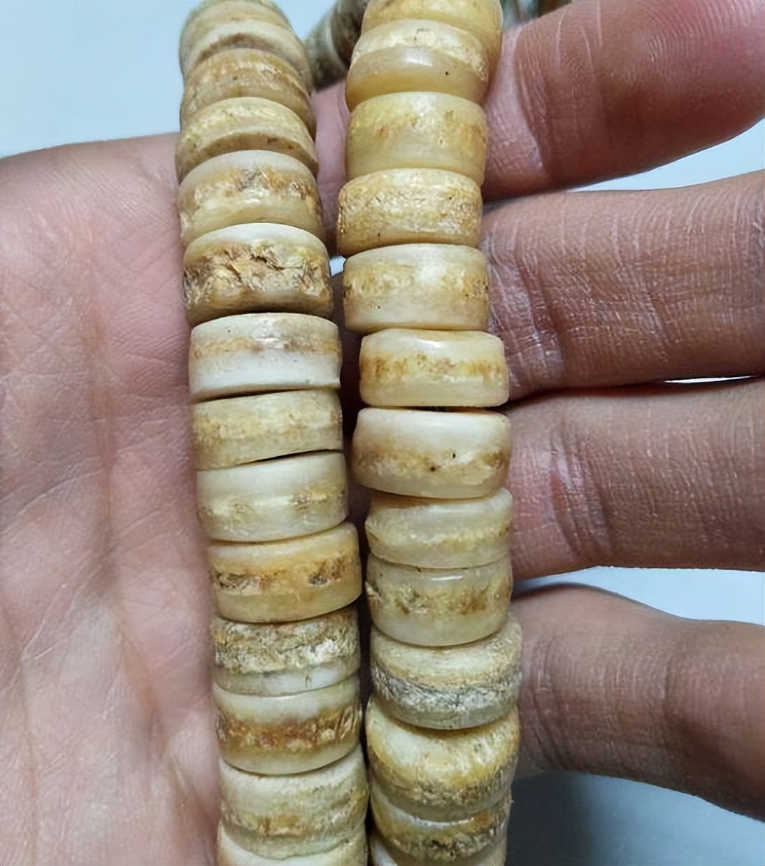 能玩透的文玩手串,文玩什么骨头最好值得收藏