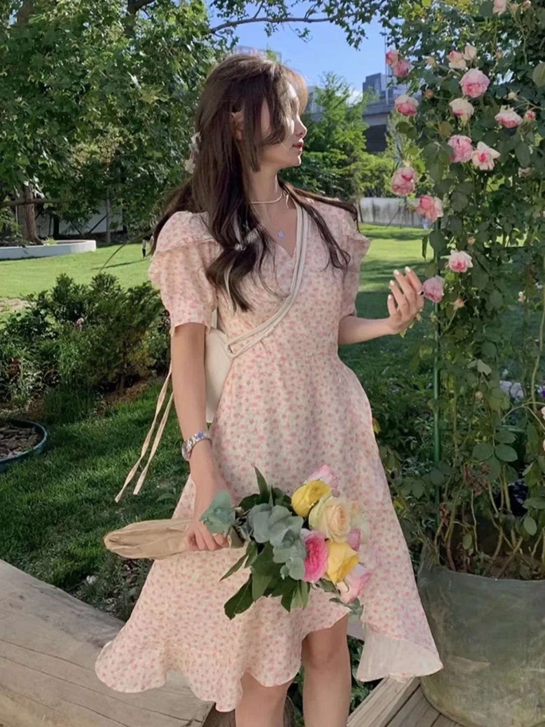 拼多多直播间衣服那么便宜靠谱吗,安踏同样的衣服拼多多比淘宝便宜