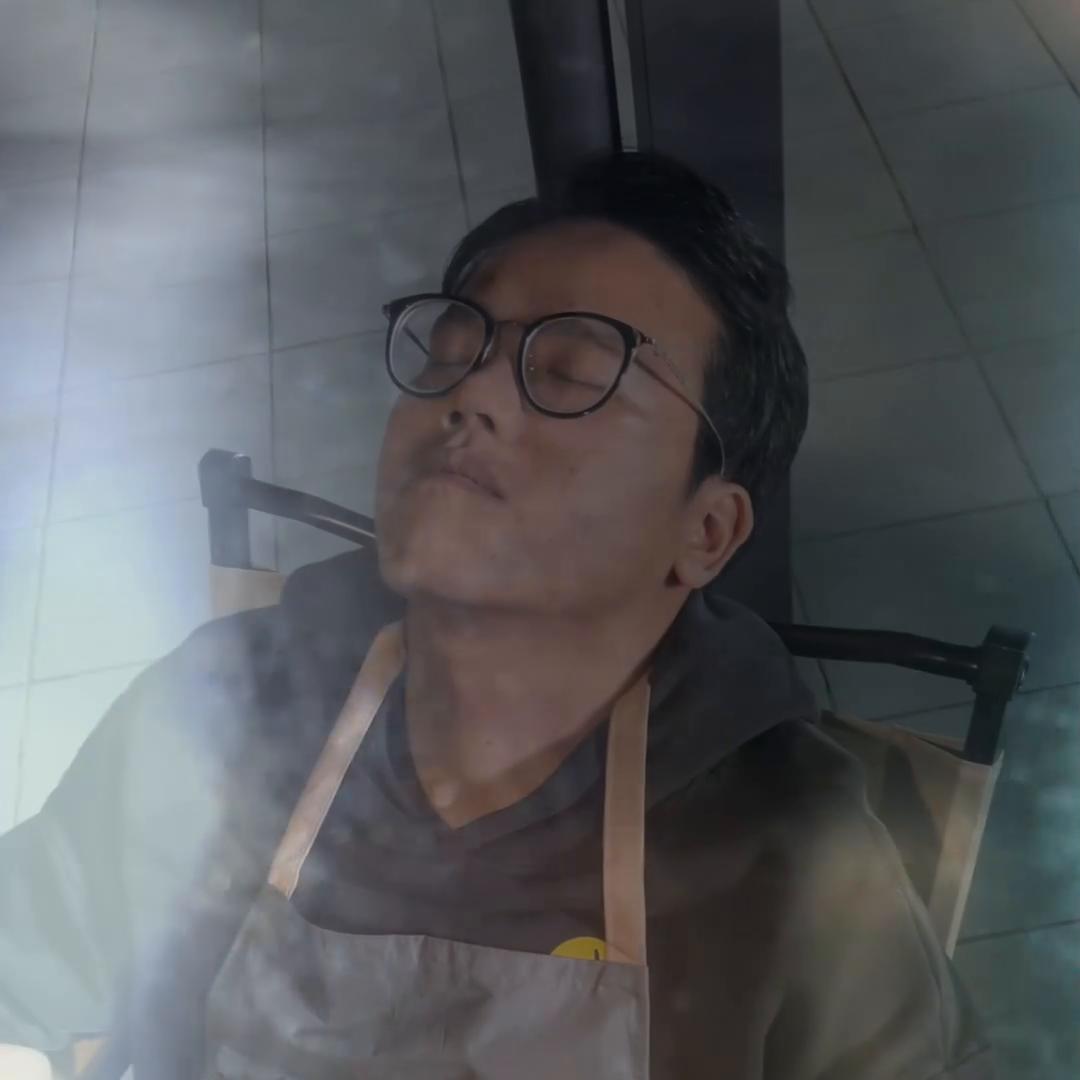 今晚樱木花道焖鸭节瓜刺身。想什么呢，是熟的，简简单单...