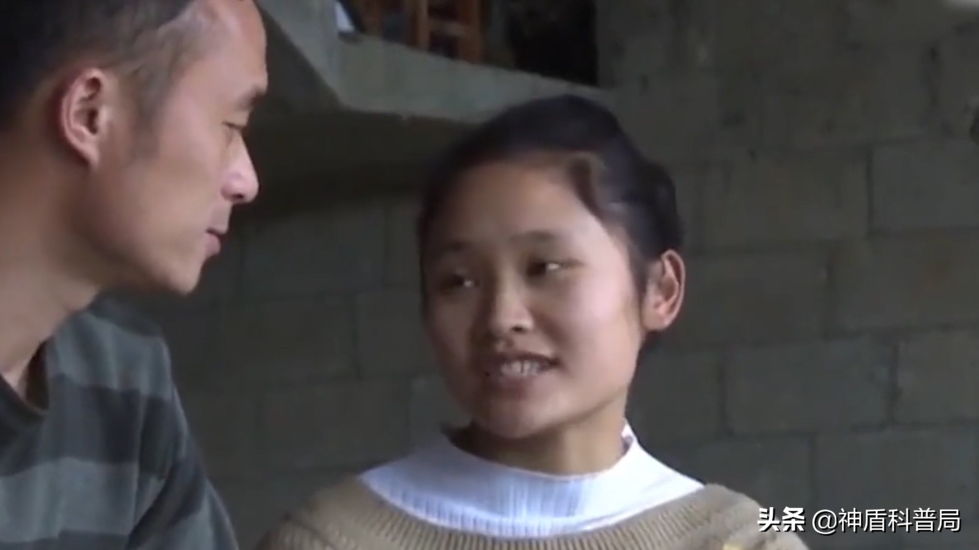 美国大叔发明搬砖神器,90后小伙发明搬砖神器