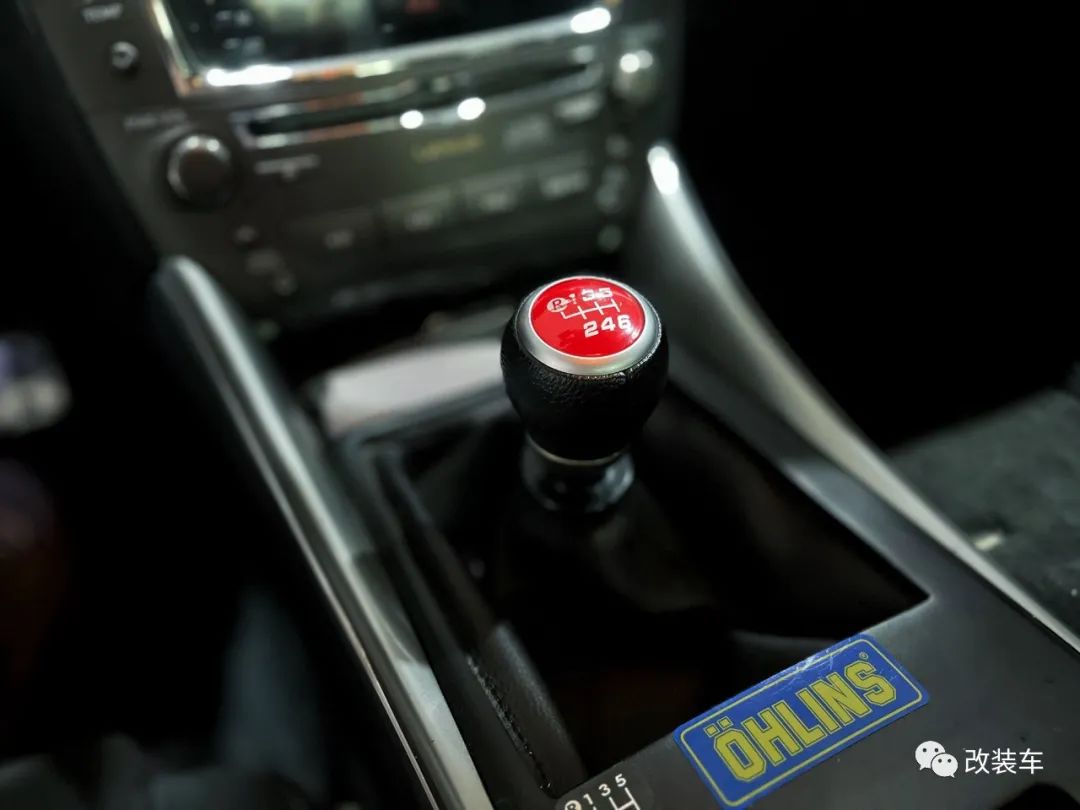 3.5V6+后驱的雷克萨斯IS300，雷车也能玩出烂仔范