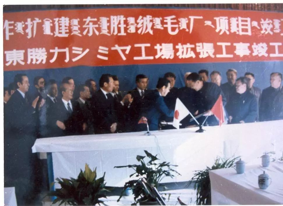 閯傚皵澶氭柉缇婅儗,閯傚皵澶氭柉闈掗摐甯濆浗