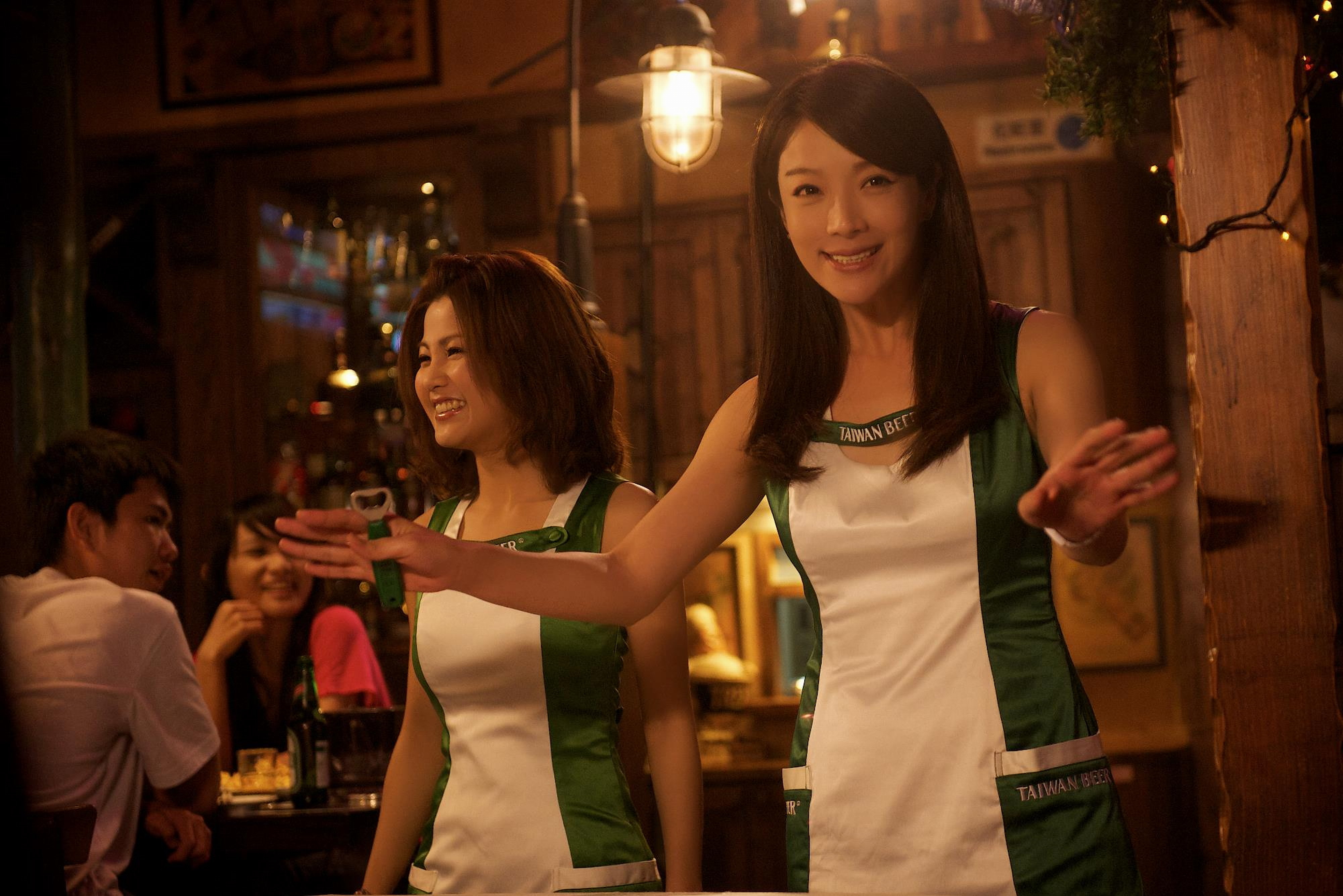 台湾酒促小姐，如何用美色推销美酒？