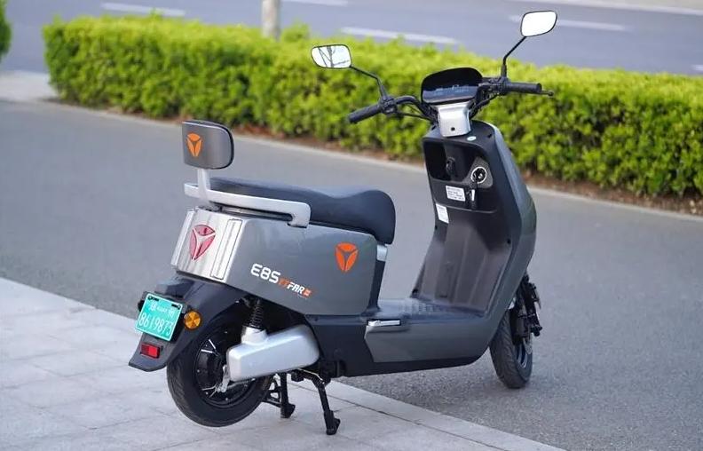 买电动车选雅迪还是爱玛好,如何选择雅迪和爱玛电动车