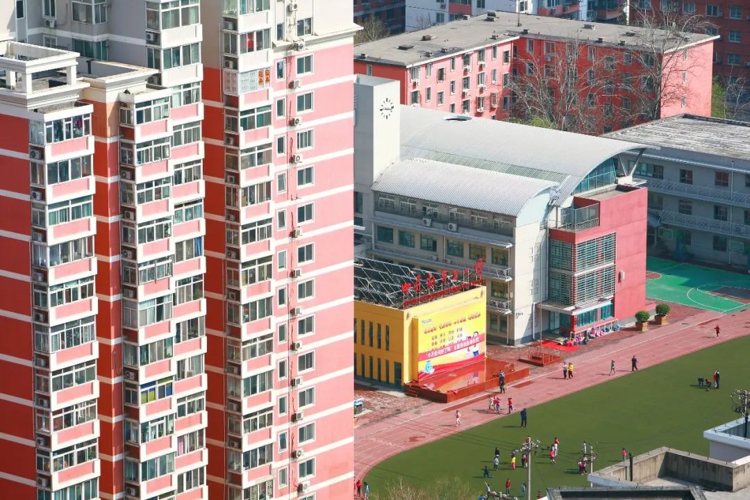 亏30万卖顶层,亏本14万卖了一套老破小学区房