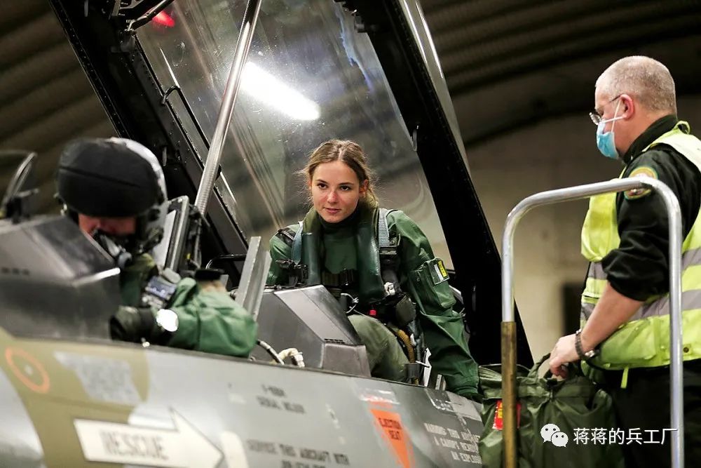 罗马尼亚空军视频,罗马尼亚捡破烂