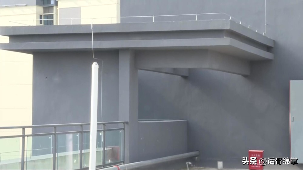 楼顶上加盖房屋,楼顶加盖房主竟如此辩解不能忍