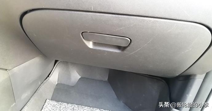 长安cs35更换空调滤芯的方法,长安cs35更换空调滤正反面的方法