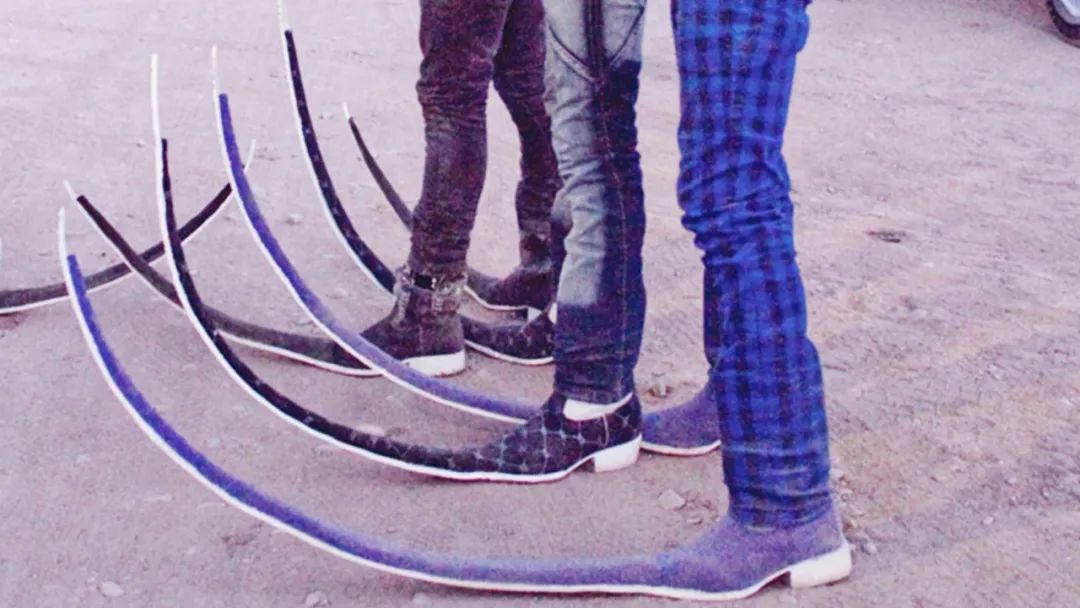 欧洲人为什么喜欢鞋子呢,为什么欧洲人喜欢长筒袜