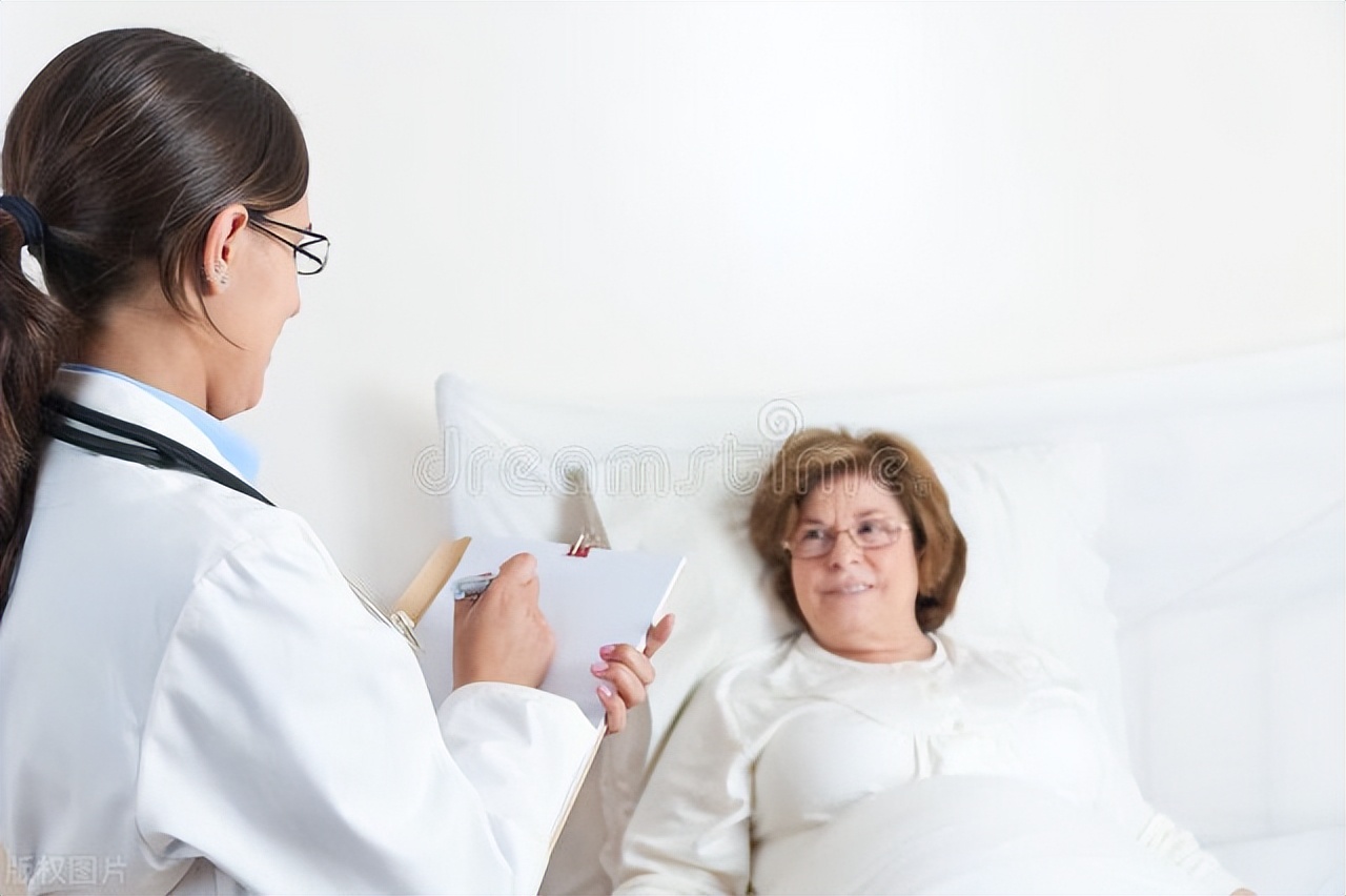 外阴白斑什么因素得的,遗传因素导致的外阴白斑怎么治疗