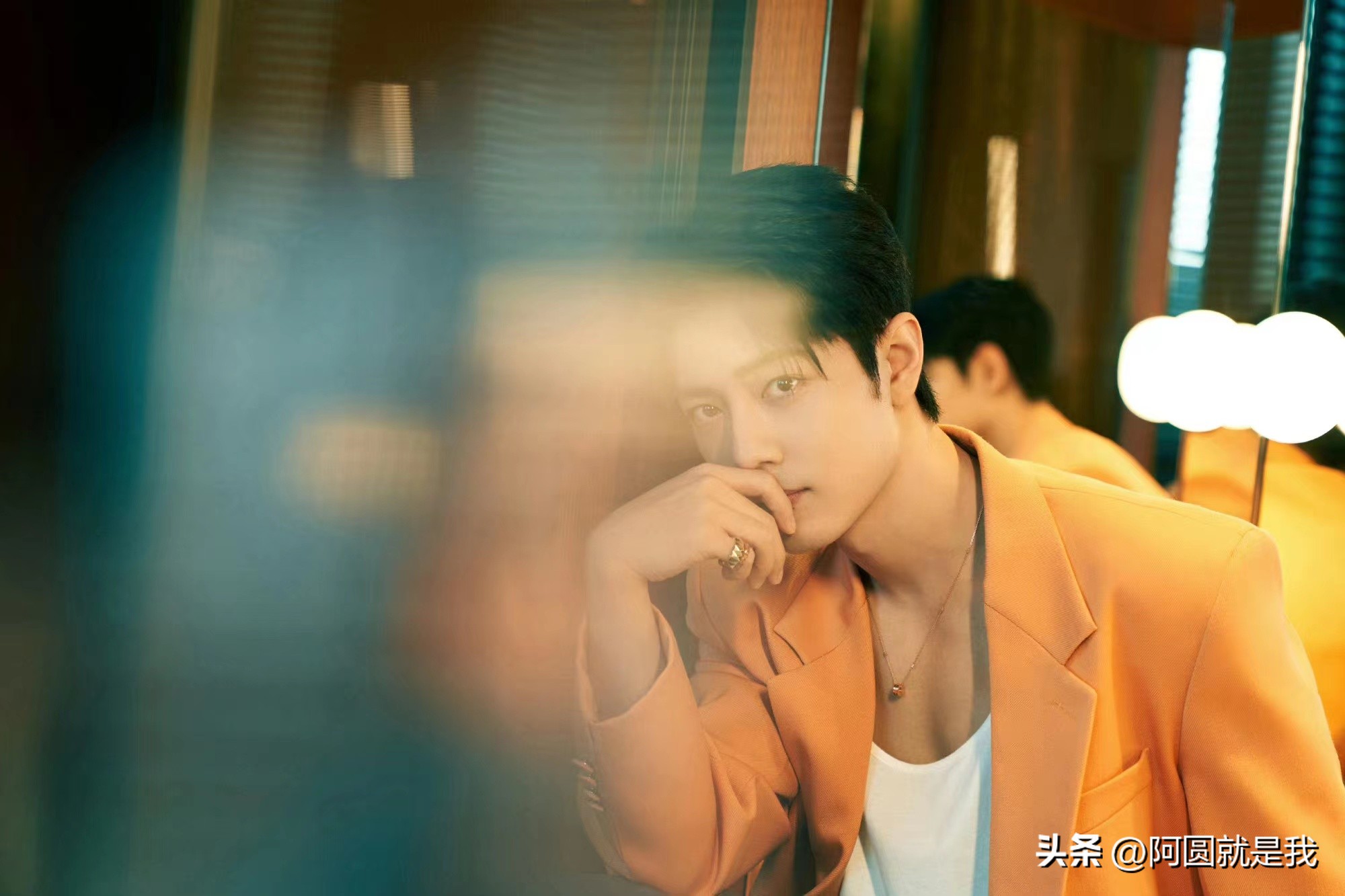 肖战被时尚杂志拍封面,肖战登时尚芭莎封面人物