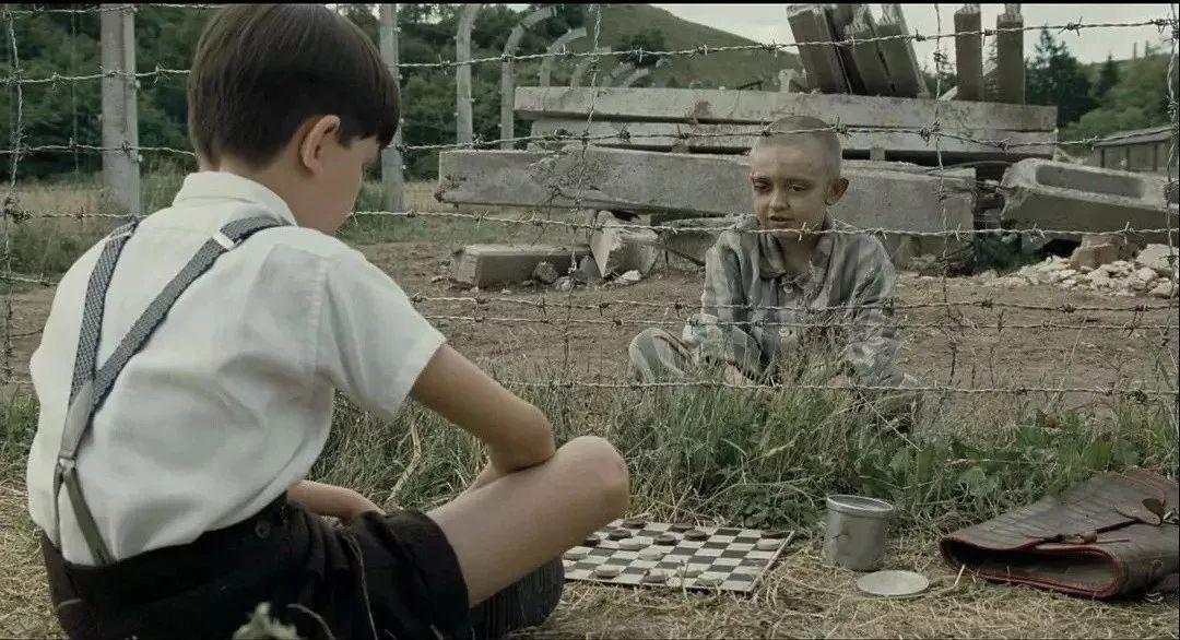 穿着条纹睡衣的男孩儿感悟,穿条纹睡衣的男孩与小说的区别