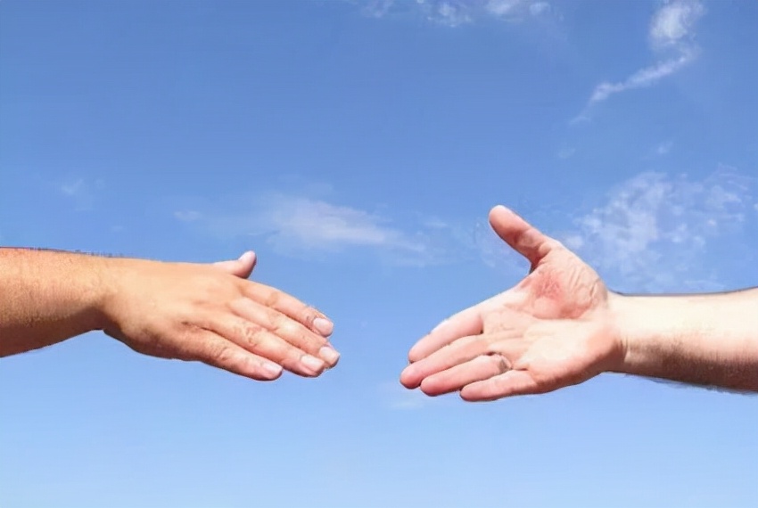 原生家庭的伤害需要一生去治愈,原生家庭暴力伤害孩子的一生