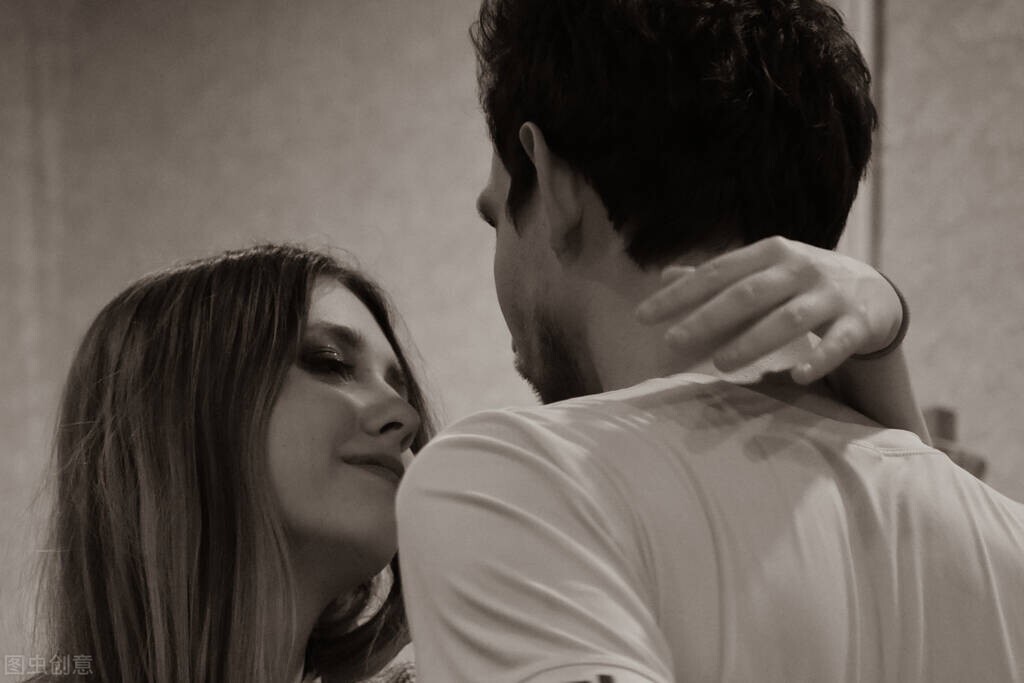 丈夫因妻子买文胸暴打妻子,丈夫因为妻子买衣服暴打妻子