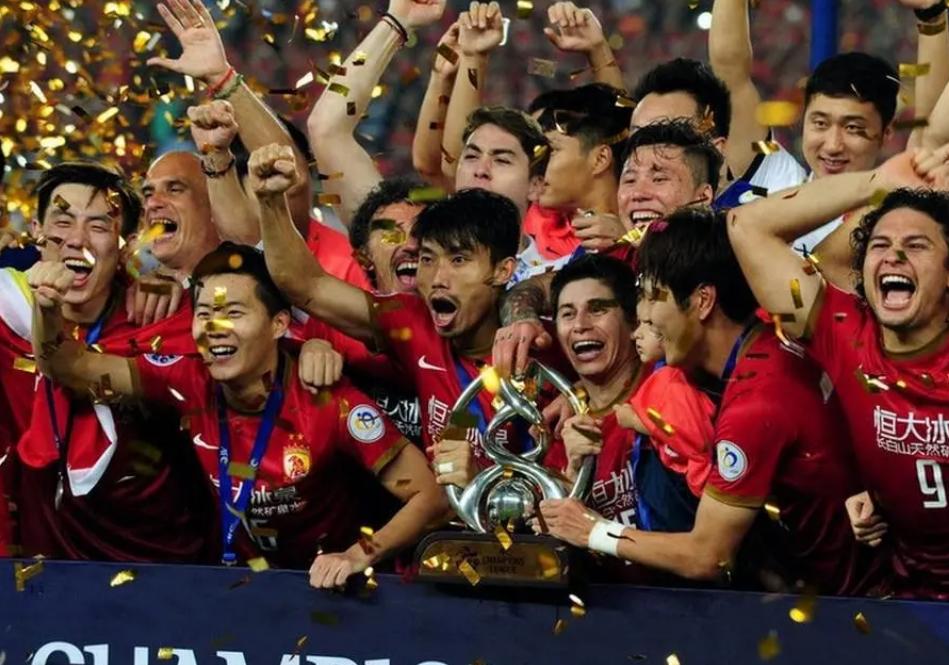 中超裁判马宁再度成为舆论焦点,马宁到底有没有误判中超积分榜