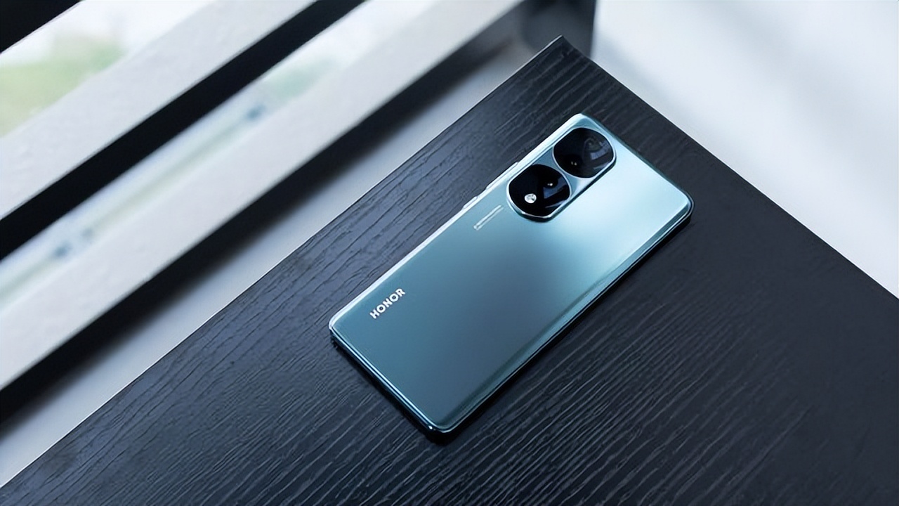 荣耀70和荣耀70pro哪个值得购买,荣耀70pro和一加10pro哪个好