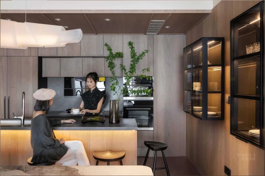 木色木饰面现代风,150平现代轻奢原木颜色