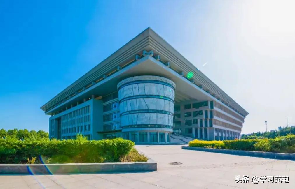 三所知名大学,3所非211院校实力稳居全国百强