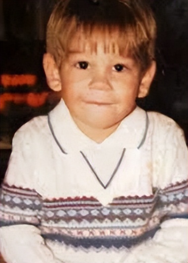 这是勇士的头盔，也是铁血的勋章