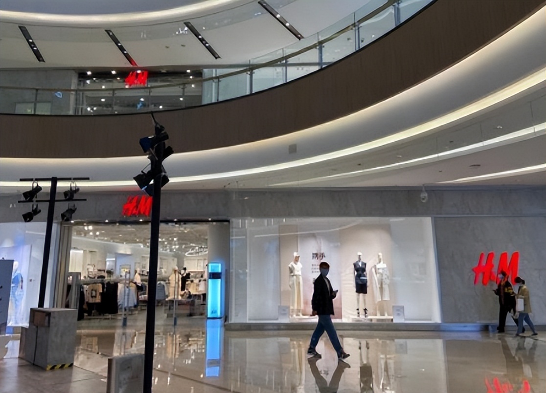 “*疆新**棉事件”不能承受之重，HM中国首店关门，开业时曾排队
