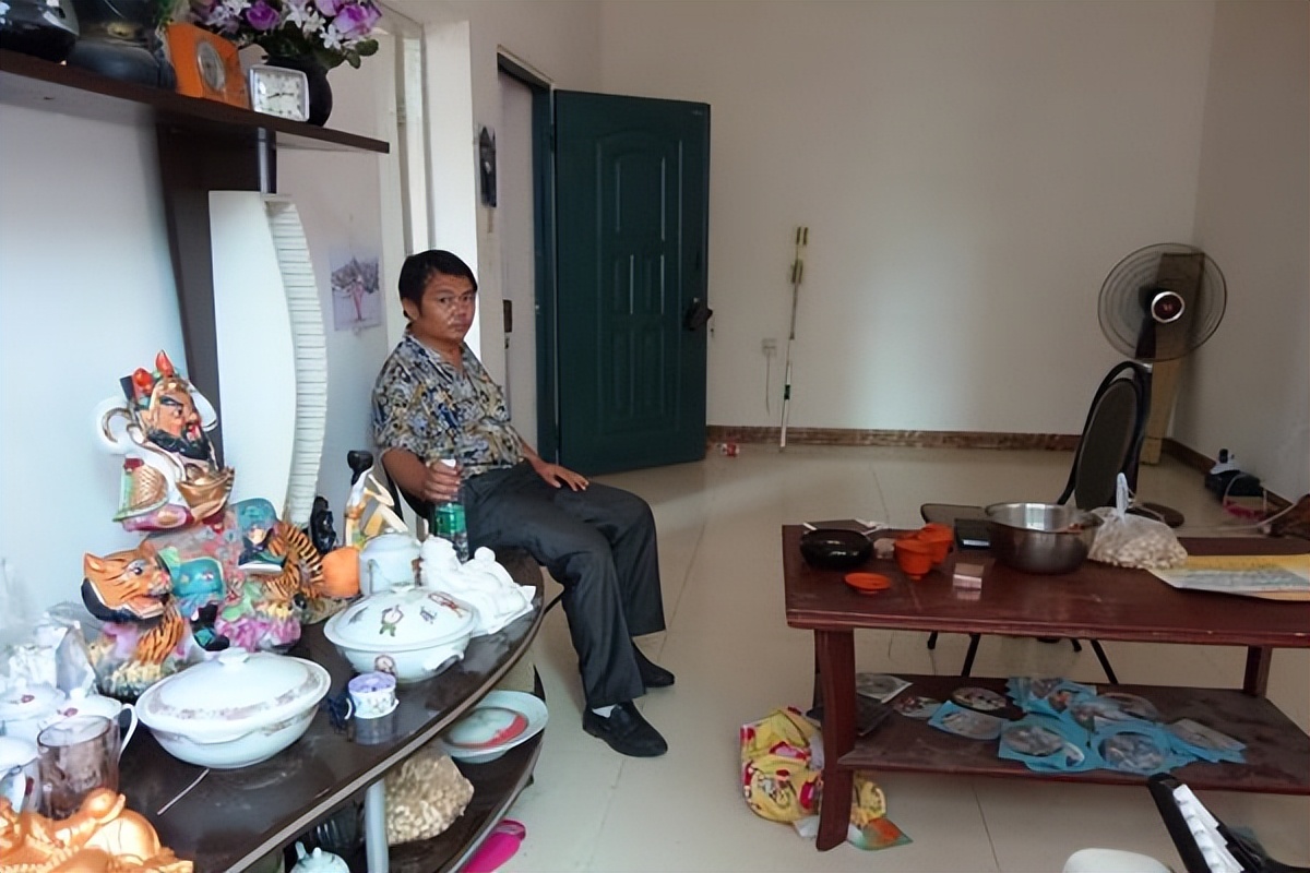 8岁被拐46年后寻亲找到父亲,被拐十八年的小伙苦寻父母完整版