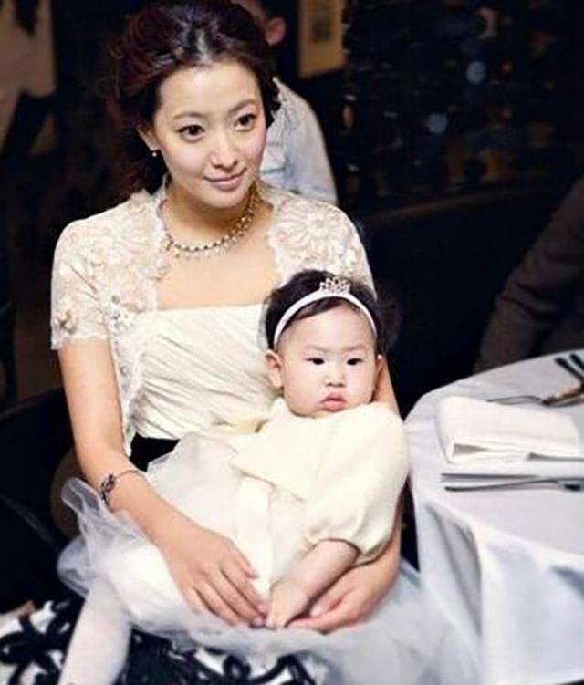 韩国女明星金喜善抖音,韩国女星金喜善