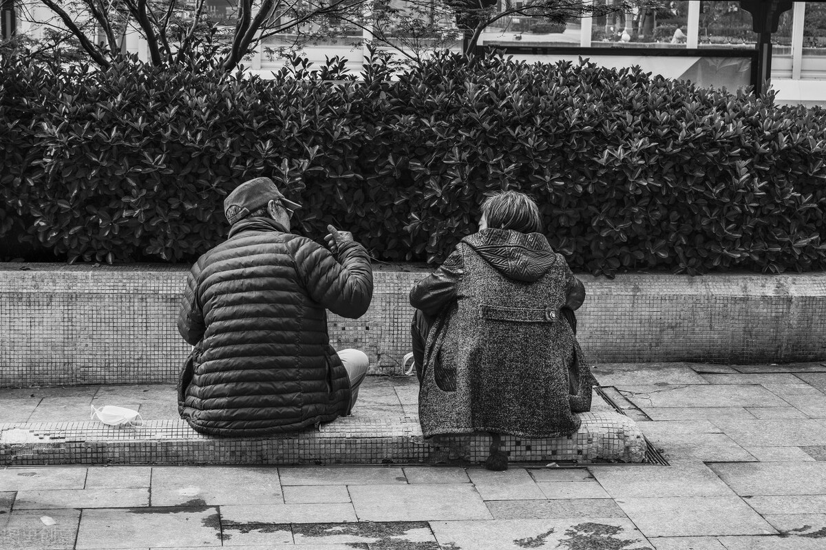 讨厌公公婆婆睡我们的床怎么办,和公公婆婆住不方便