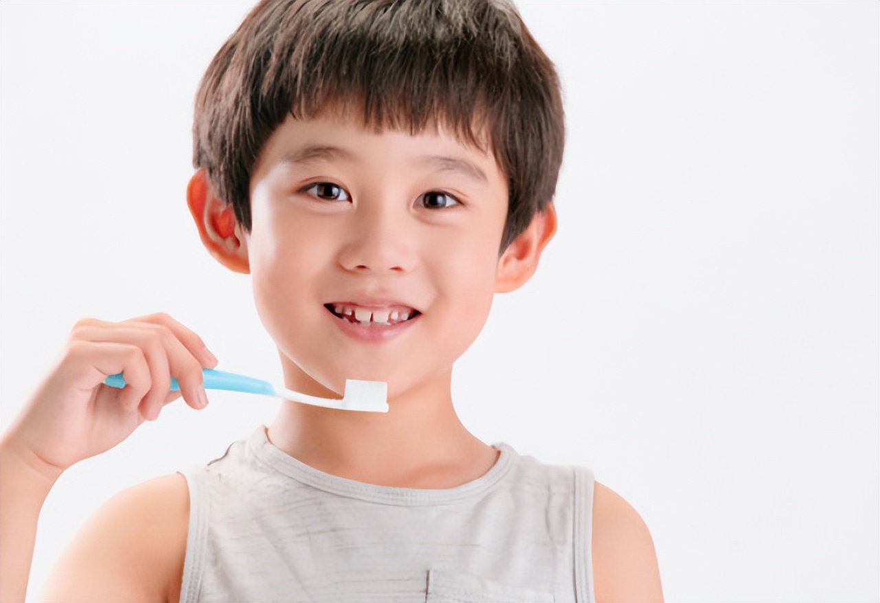 usmile电动牙刷和飞利浦电动牙刷,贝医生电动牙刷和小米电动牙刷