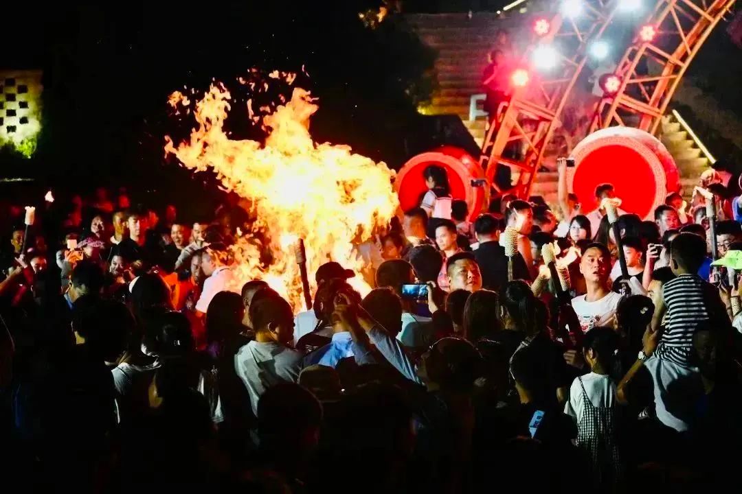 黑竹沟火把节现场视频,黑竹沟晚会