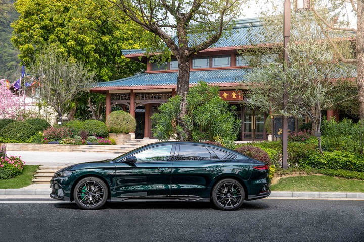 汉EV，用「中式豪华」走出了一条属于自己的路