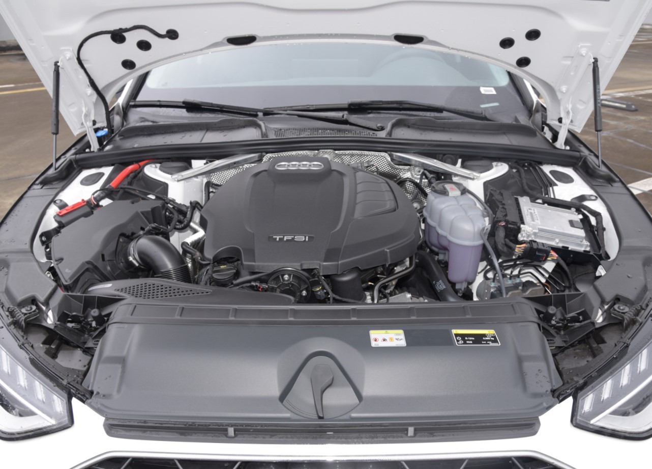 2022款奥迪A4L40TFSI时尚动感型,奥迪a4l40tfsi什么意思