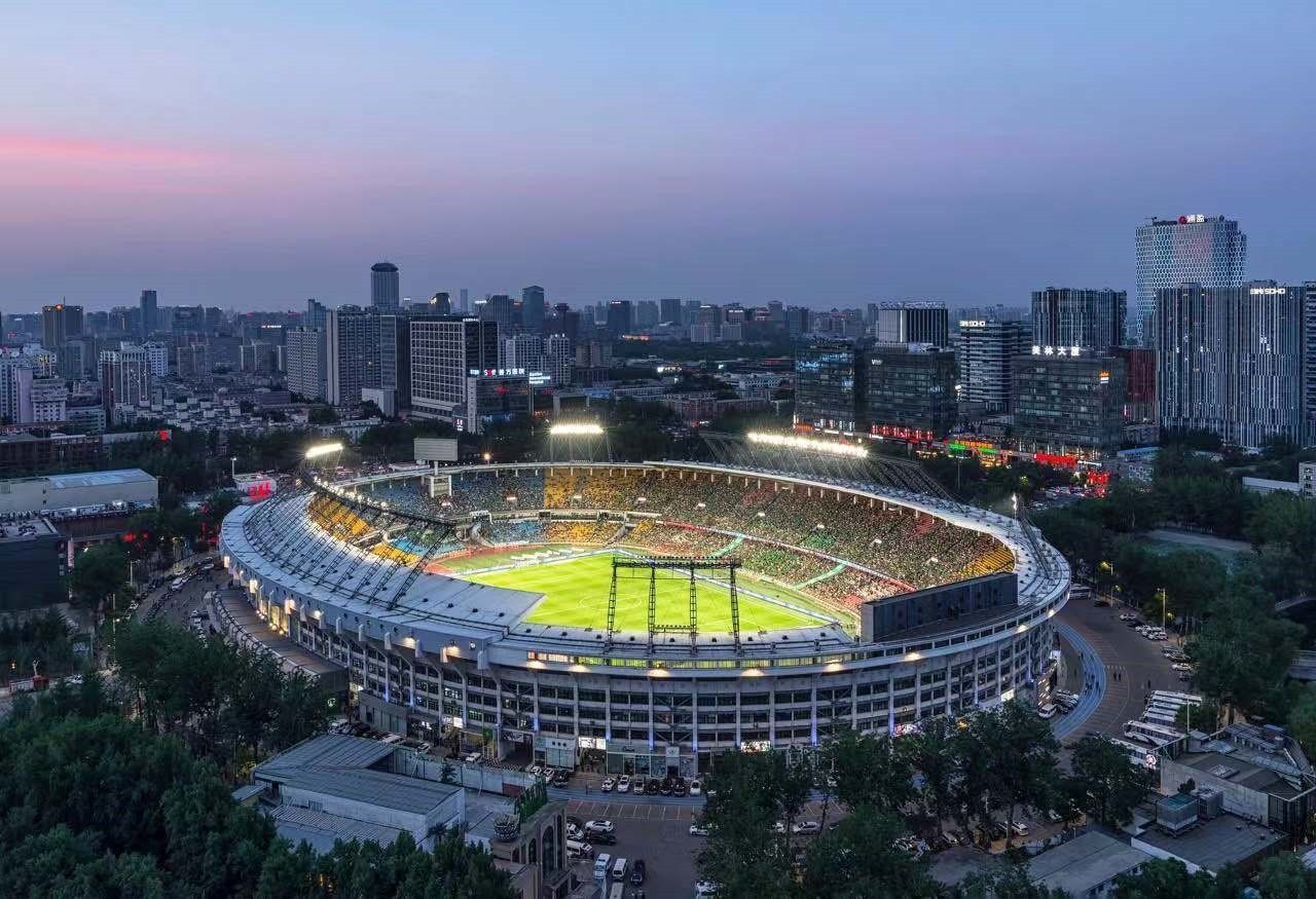 【炫耀蓝体育】人造草坪厂家为你带来新工体足球场草坪的“秘密”