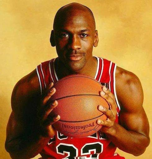 篮球之神乔丹全名,篮球之神乔丹简介