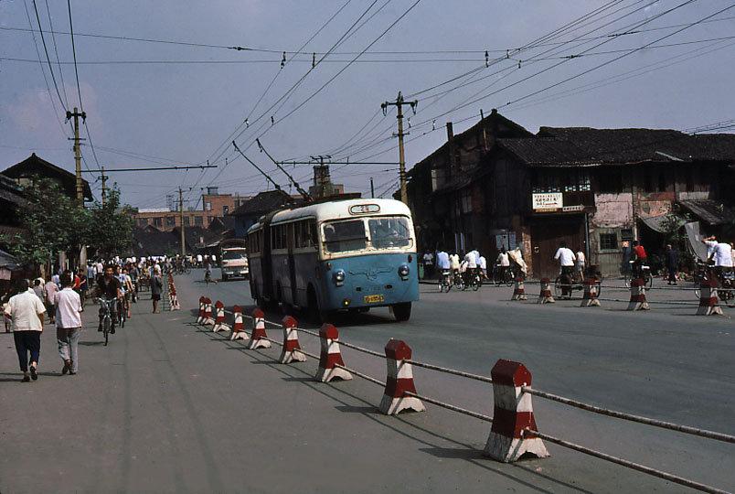 成都公交进化史,成都公交的发展史简介