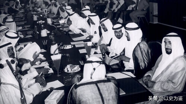 卡塔尔举办世界杯的有利条件,卡塔尔世界杯为什么在卡塔尔举办