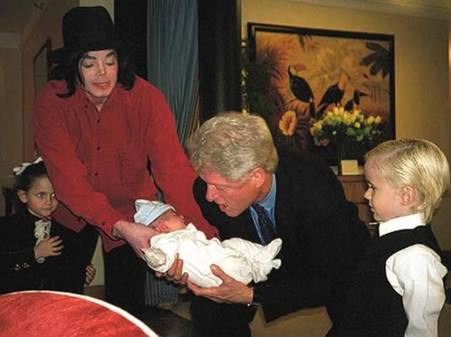 迈克尔杰克逊去世得了什么疾病,迈克杰克逊儿子遗传白化病