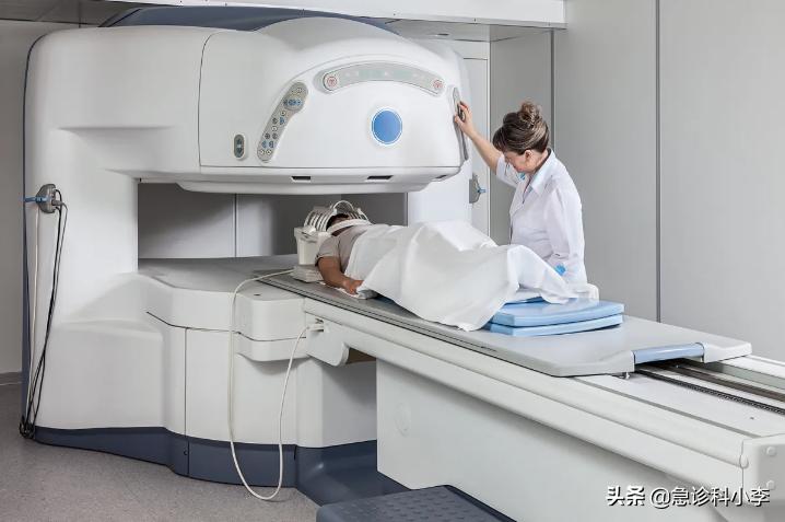 28岁小伙频繁腹痛一查竟是肝癌,70岁大爷腹痛难忍医生一看ct