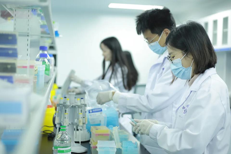 继马云之后，众多互联网大佬开始离场，未来这些专业将会崛起