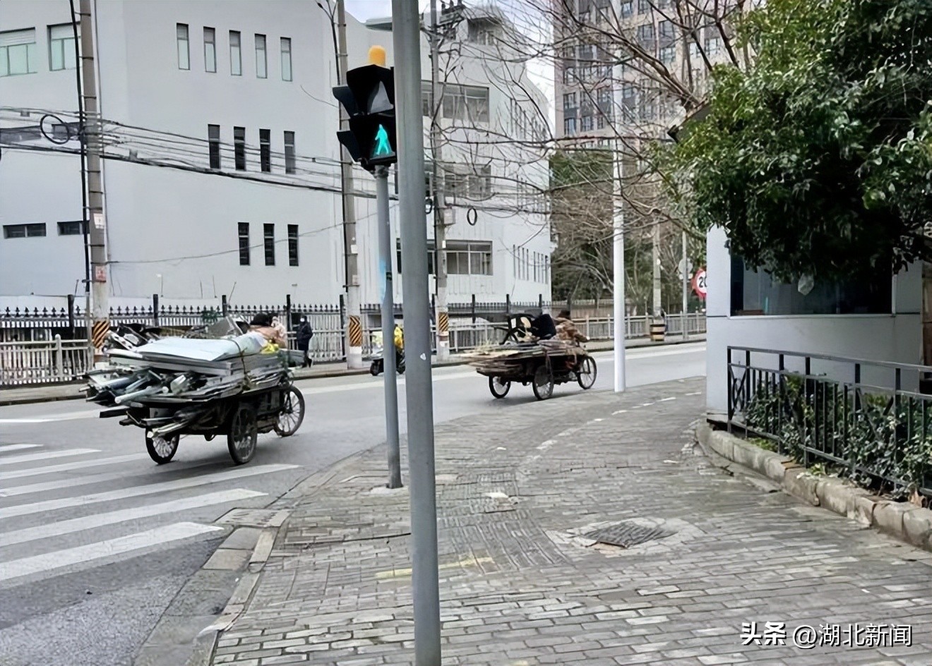 买来时3万多，现在仅800元！上海的核酸亭“再就业”没那么容易