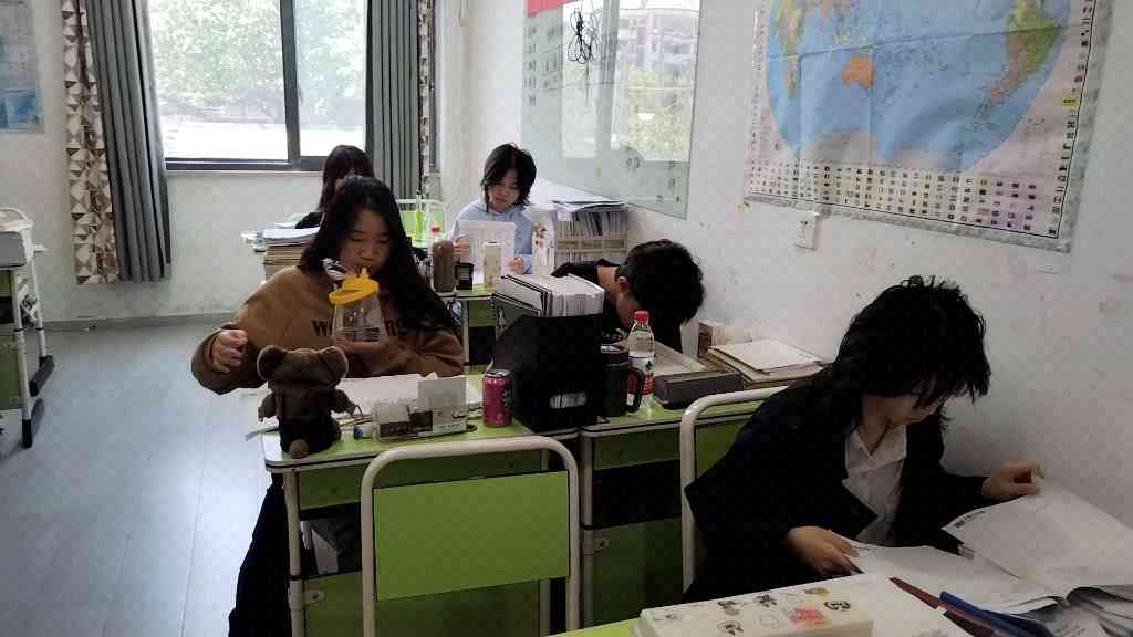 武汉高考复读选什么学校,武汉国华复读学校学费多少钱