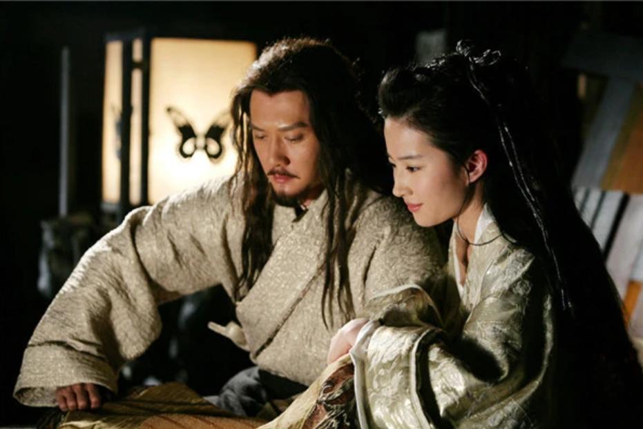 项羽抛弃十万大军带800人突围,项羽原本在垓下怎么又跑到乌江边