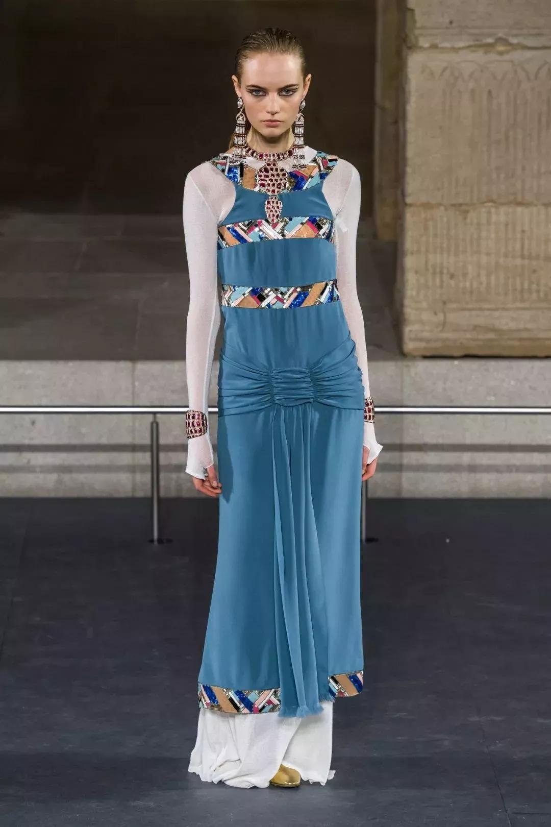 chanel衣服为啥贵,chanel女装贵吗