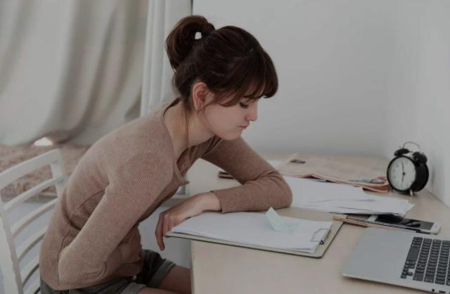 为什么月经结束后，会出现“褐色分泌物”呢？妇科医生说出实情