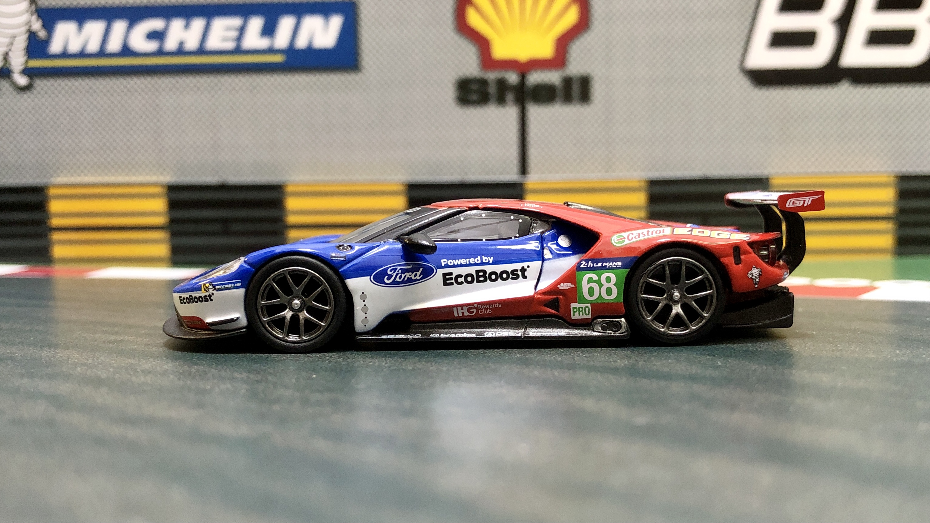 MINIGT的FordGTLM，真实的勒芒赛道传奇